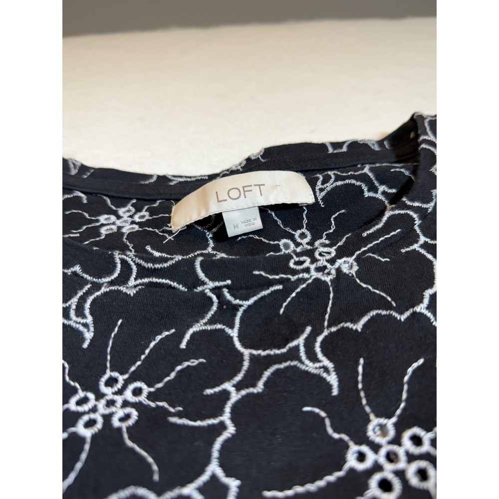 Loft Black White Floral Print Flutter Sleeve Top Women's Size Medium - Picture 3 of 3